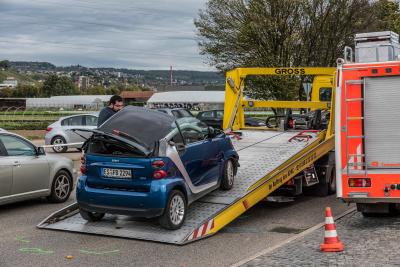 Esslingen: Verkehrsunfall mit eingeklemmter Person